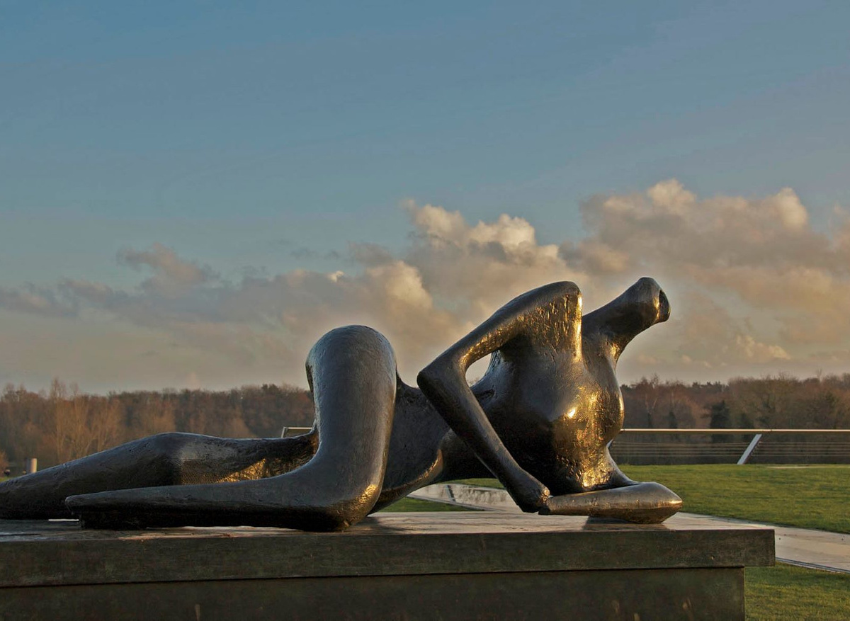 Henry Moore: 1956 Reclining Woman, The Sainsbury Centre