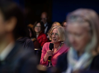 Icon24 Asking questions.jpg