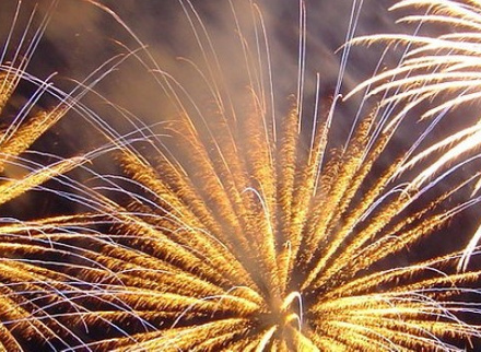 1200px-bratislava_new_year_fireworks_4.jpg