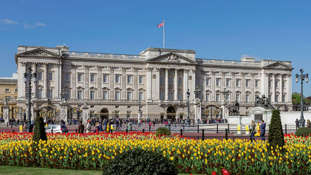 Buckingham_Palace.jpg
