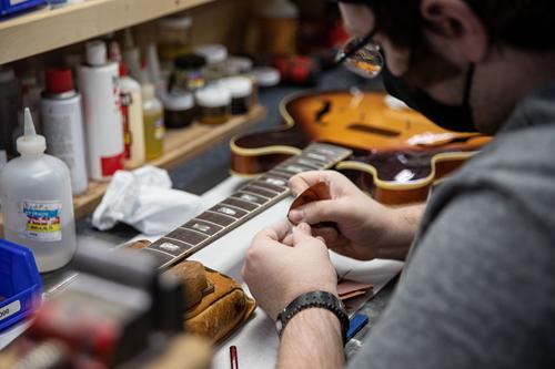 gibson guitar restoration