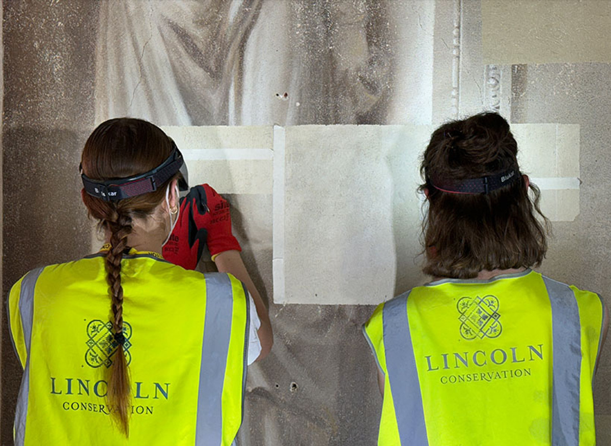 Uncovering a wallpainting attributed to William Kent at Stowe House