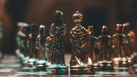 bokeh-photo-of-chess-pieces-846070.jpg
