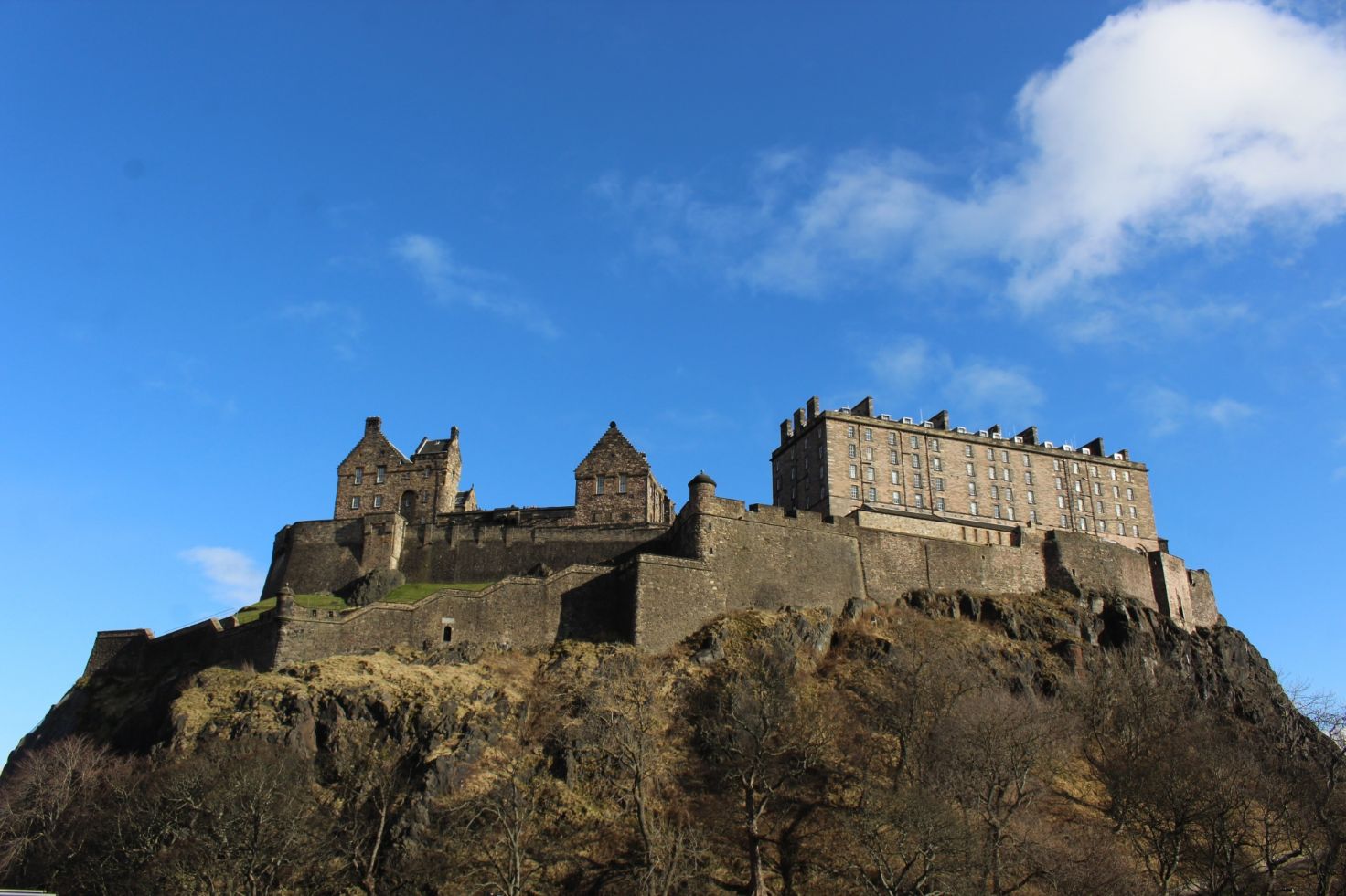 edinburgh-castle-view-free-stock-photo.jpg