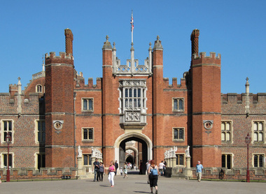 Hampton Court Palace.jpeg