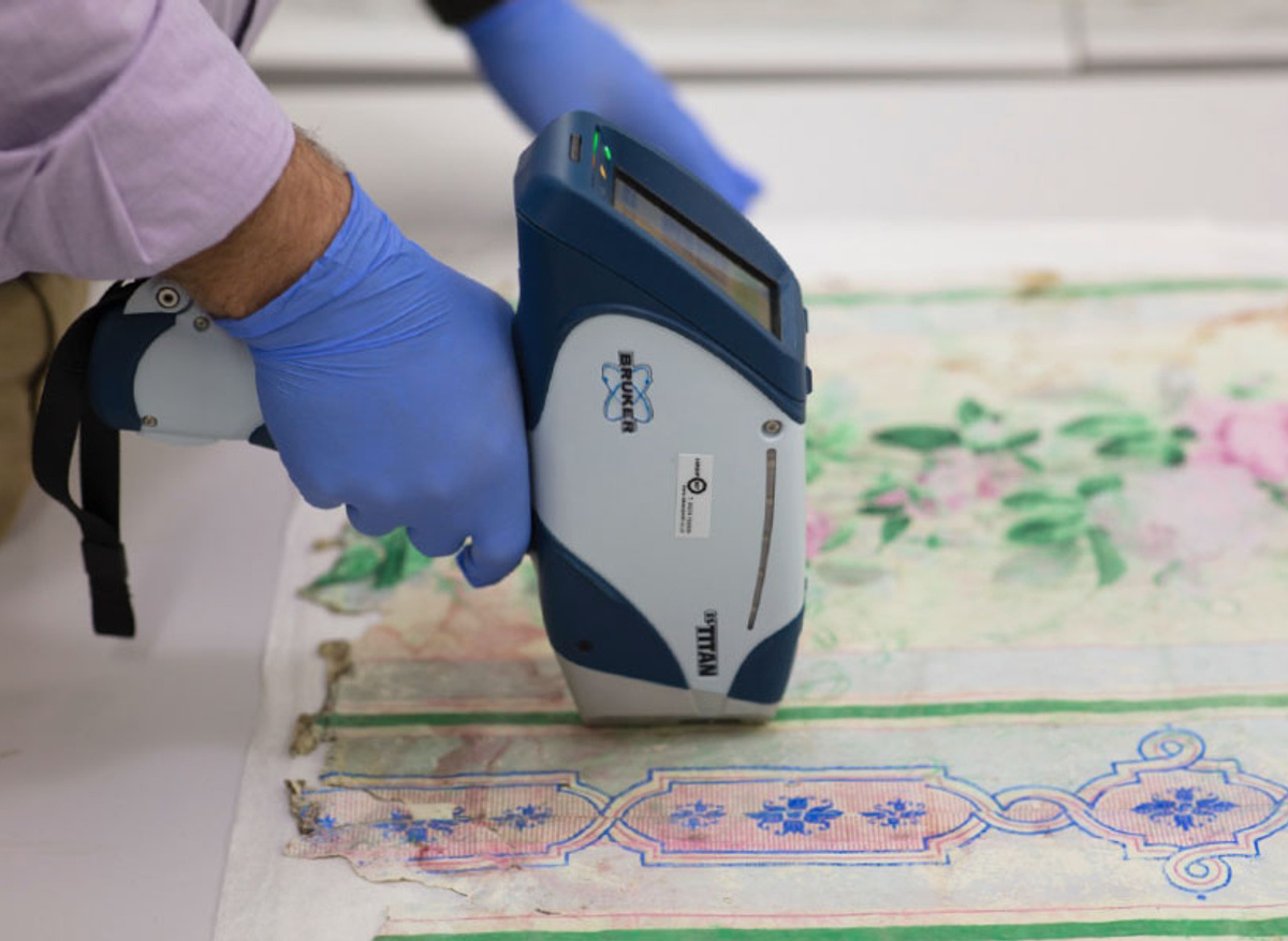 Material analysis of wallpaper