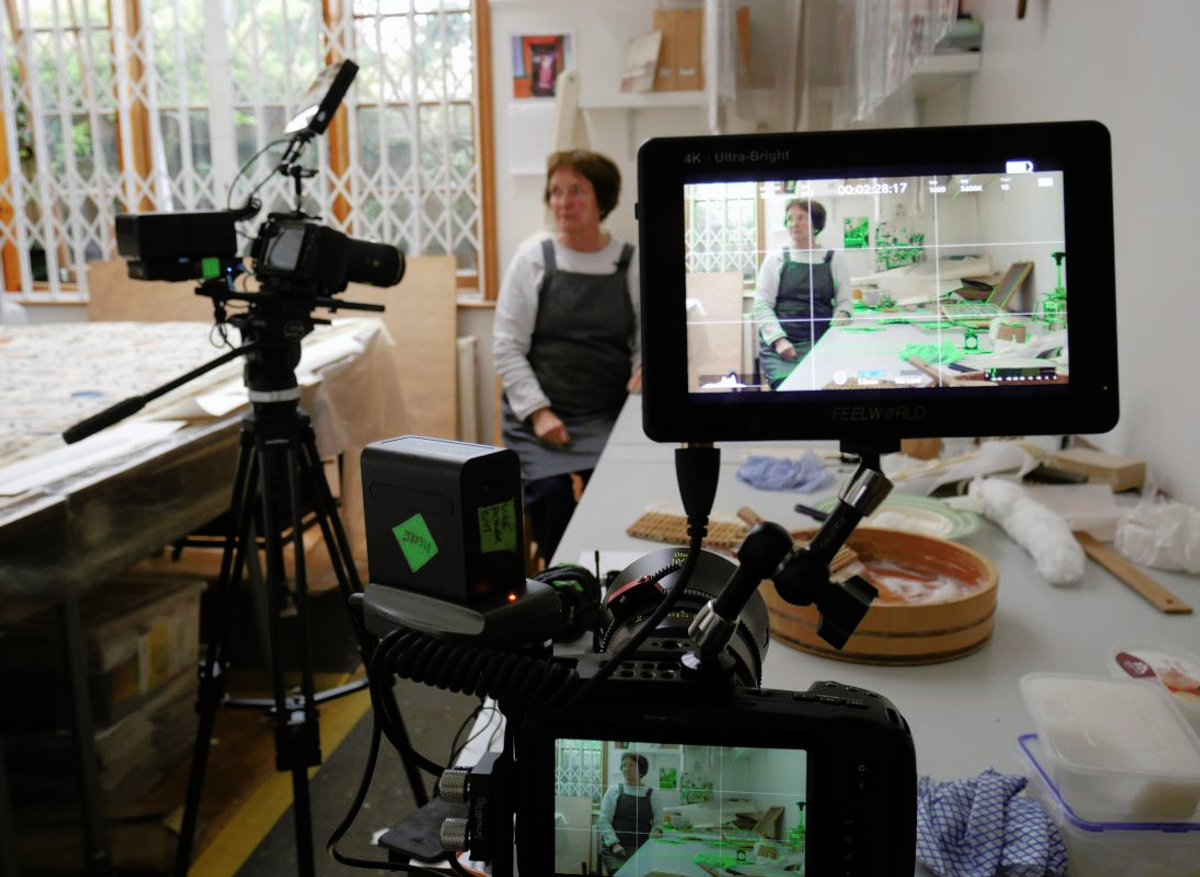 Filming of Chinese wallpaper conservation project