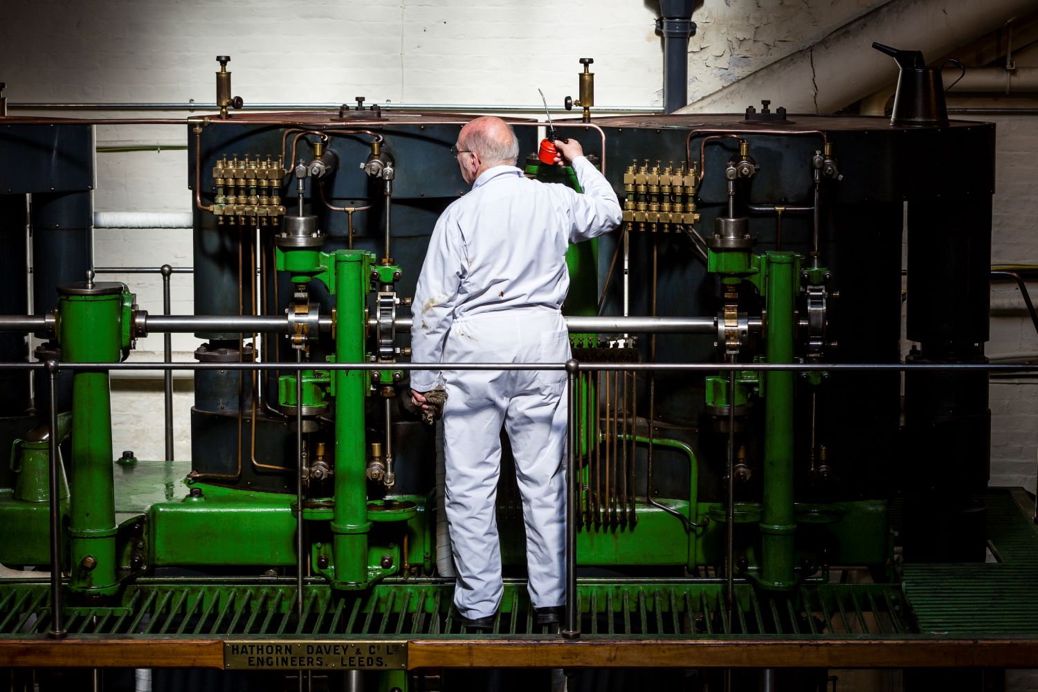 Oiling the triple expansion engine CREDIT LMWS.1.jpg