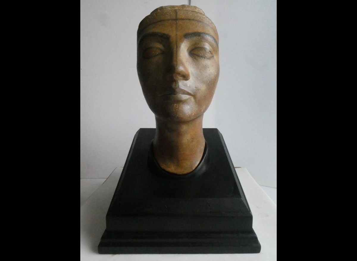 Nefertiti bust