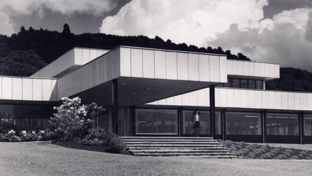 Stirling+Pathfoot+building.jpg