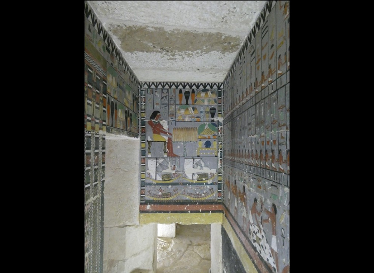 Khuwy tomb, North wall