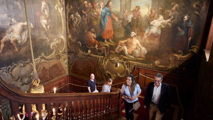 guided-tour-3.jpg
