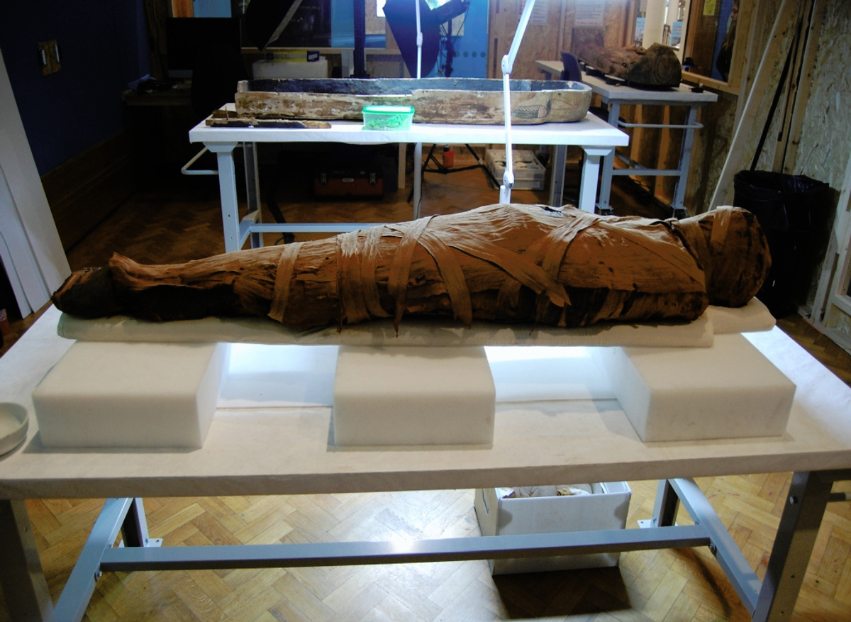 Mummy and Coffin of Tak-her-heb – during conservation