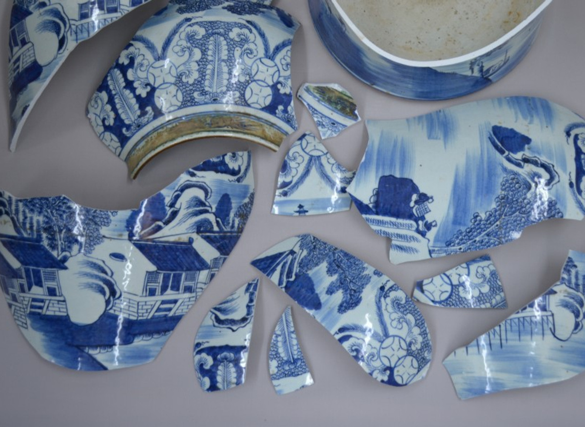 A few sections from a late 18th century Chinese porcelain covered storage jar. 